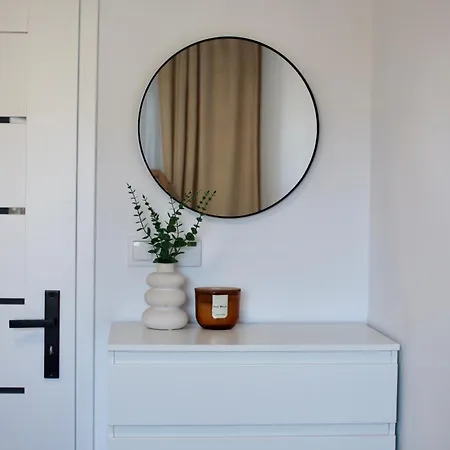 Garden Apartment *
